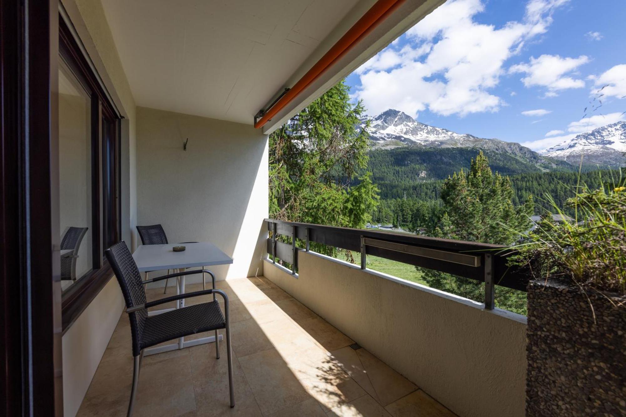 Cosy Apartment Facing Piz Rosatsch St. Moritz Exterior photo